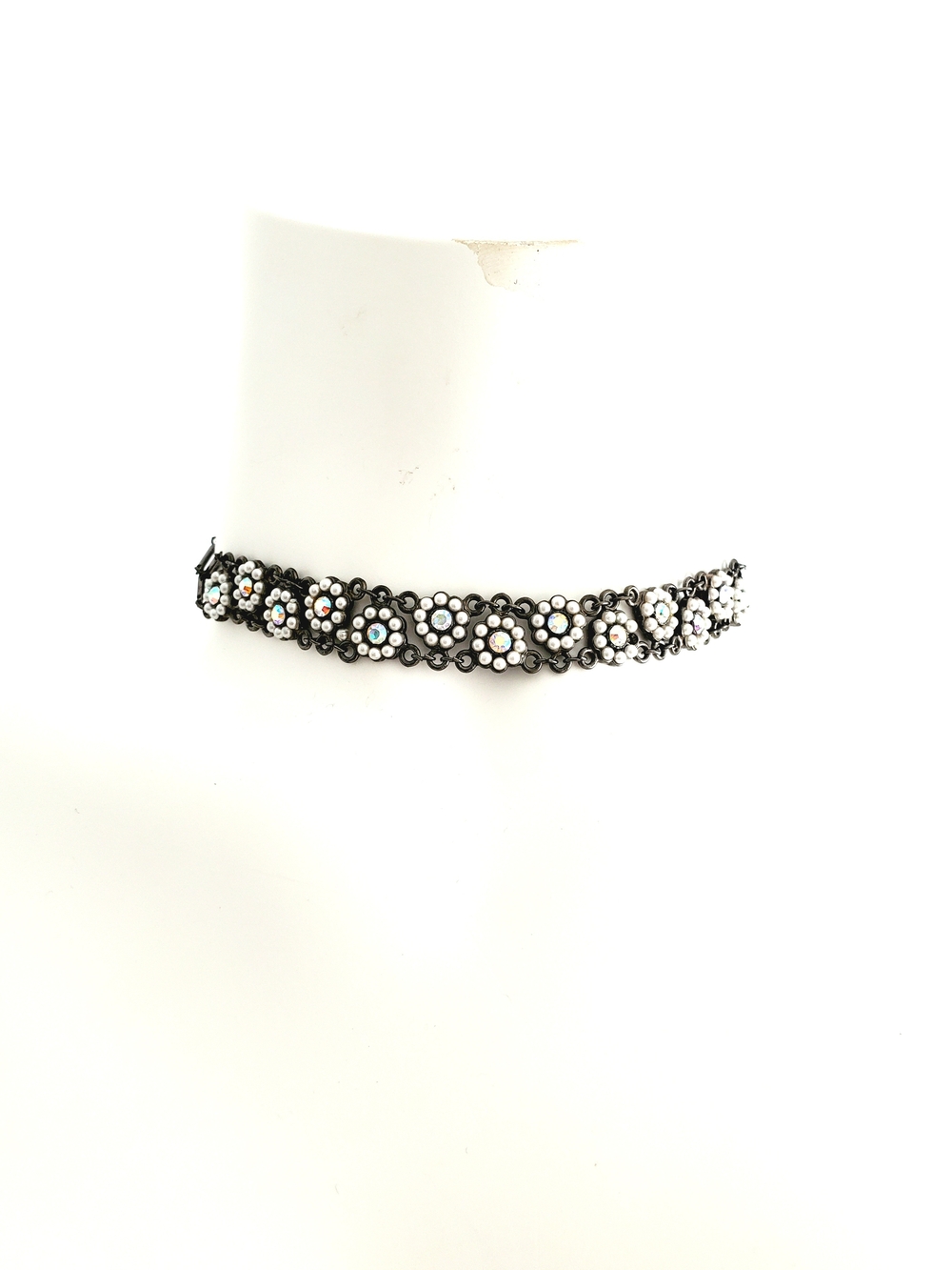 Delicate Black Floral Bead Choker Necklace